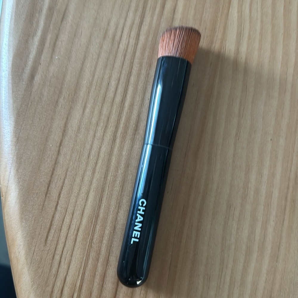 Chanel Fluid/Powder Foundation Brush